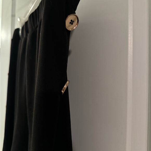 Plus Size Biker Shorts in Black high waisted - Picture 2 of 4